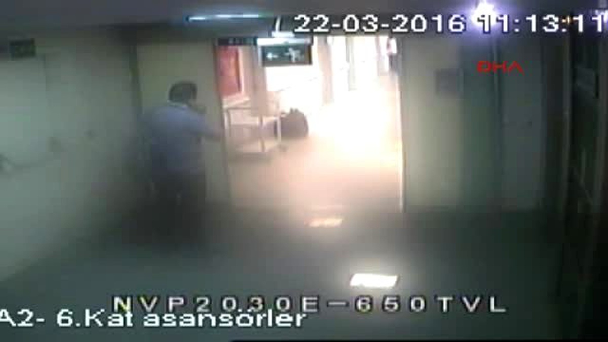 Antalya Önce Kameraya, Sonra Güvenlik Görevlilerine Yakalandı