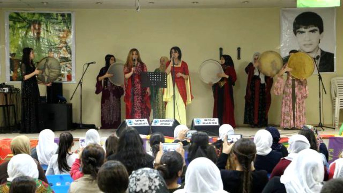 Apo\'nun Doğum Gününü Kutladılar