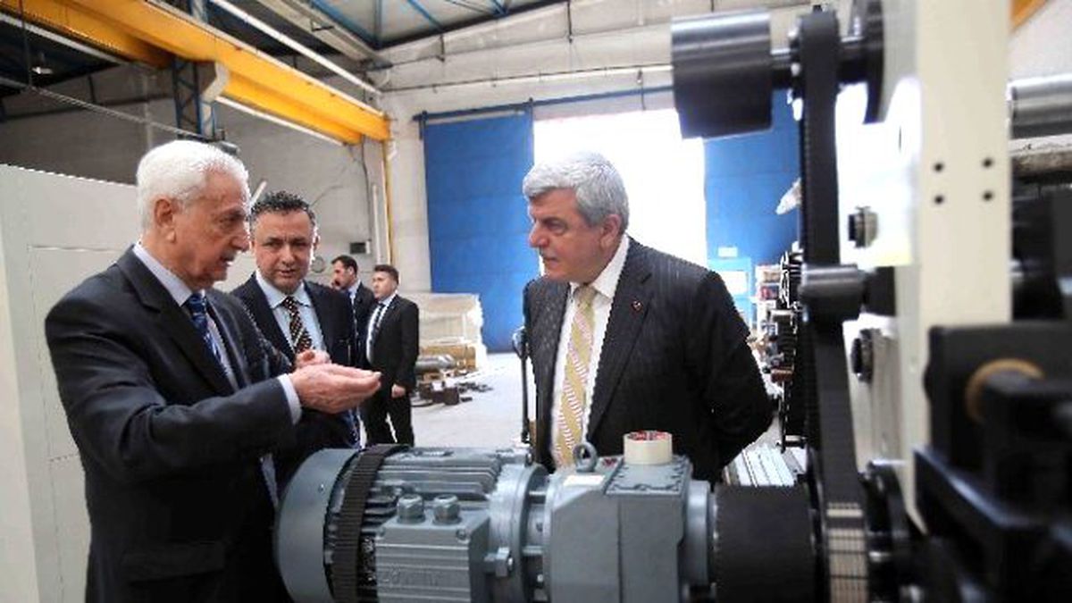 Başkan Karaosmanoğlu\'ndan Yerli Sanayicilere Övgü