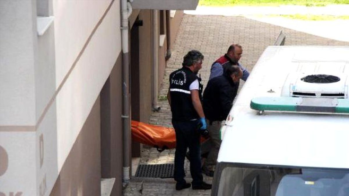 Bolu\'da PKK\'nın Hücre Evine Operasyon: 2 Terörist Ölü Ele Geçirildi (2)