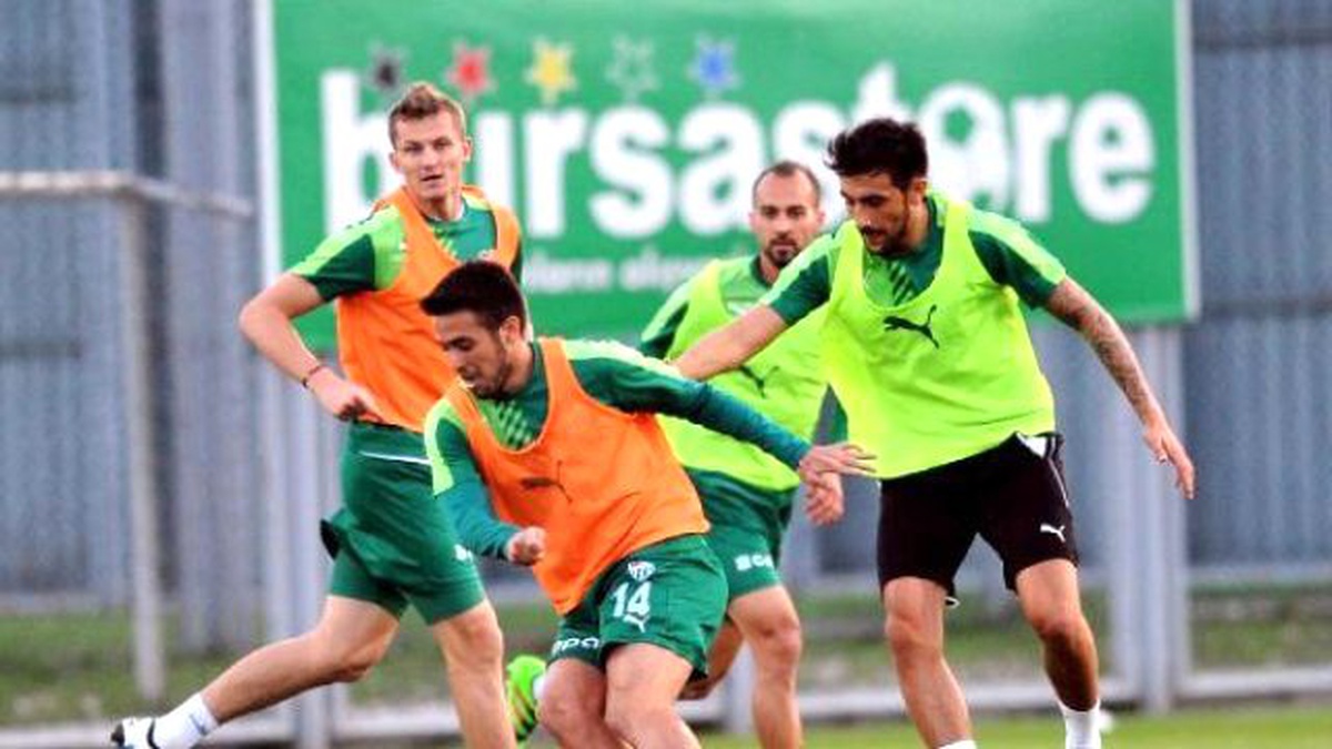 Bursaspor\'da Beşiktaş Hazırlığı Sürüyor