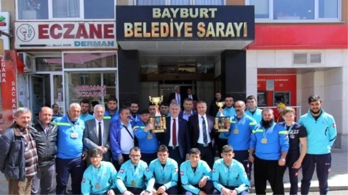 Demir Bilekler Bayburt\'ta