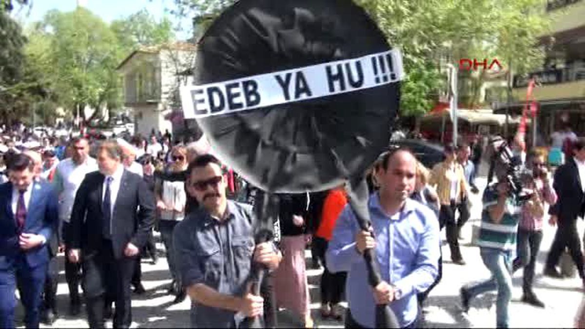 Denizli\'de AK Parti ve CHP\'de Siyah Çelenk Gerilimi