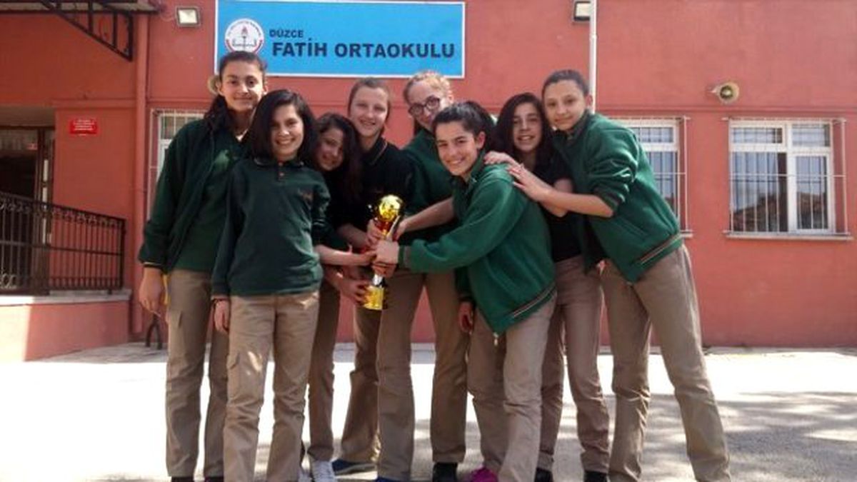 Düzce Fatih Ortaokulu\'ndan Peri Masalı Gibi Şampiyonluk