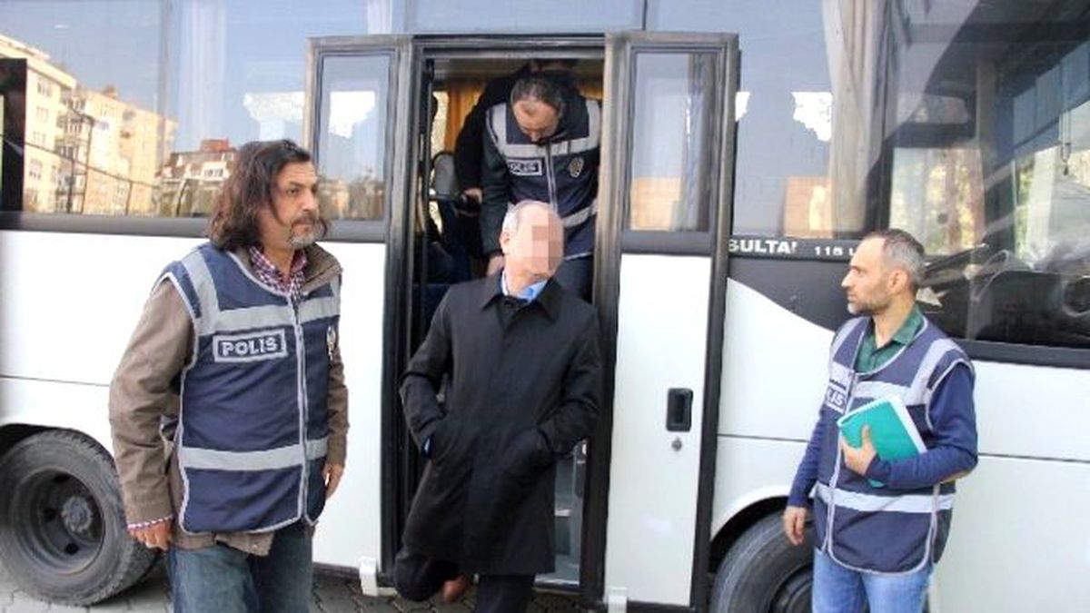 Fetö-pdy Operasyonu Zanlısı 11 Kişi Tutuklanmaları Talebiyle Mahkemeye Sevk Edildi
