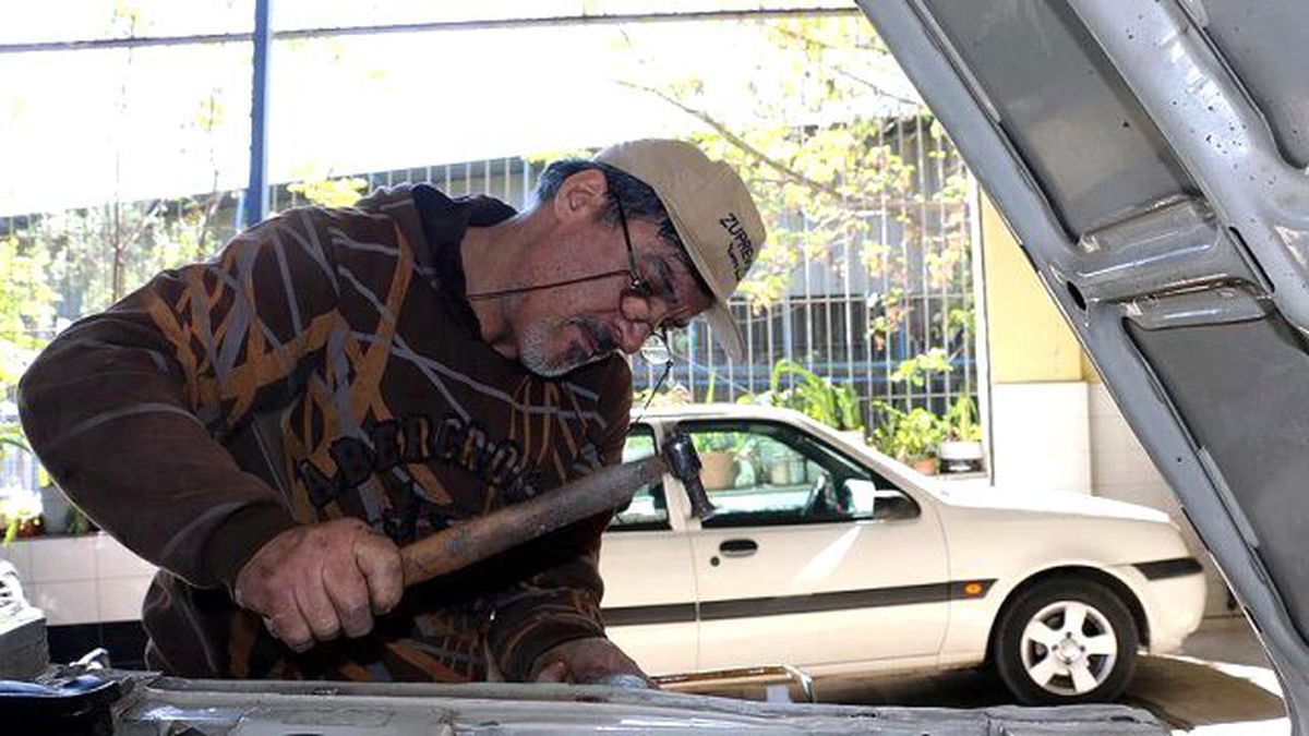 Kaporta Ustası: Kanserle Mücadelemde Çekiç Sesi Terapi Gibi Geldi