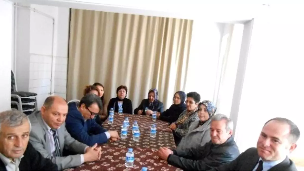 MHP\'den Sivrihisarlılar Derneği\'ne Şiirli Ziyaret