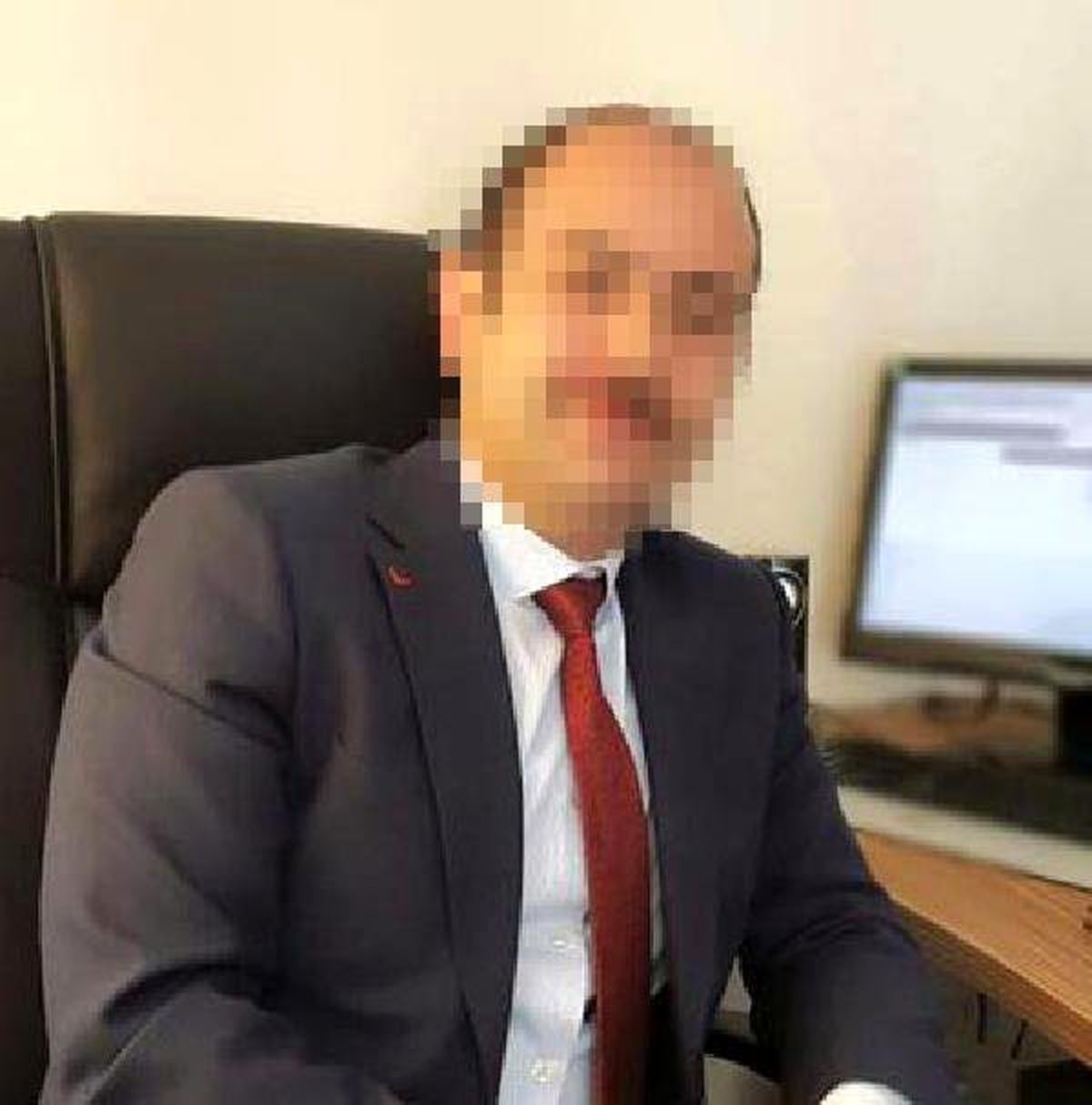 Öğrencisine \'Mesafeyi Kaldıralım\' Mesajı Atan Müdür Yardımcısı Açığa Alındı