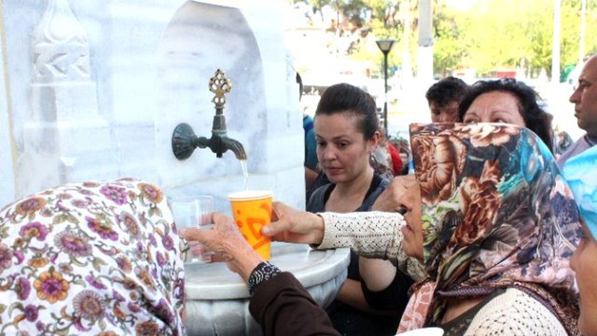 Nazilli\'de Çeşmelerden Şerbet Aktı
