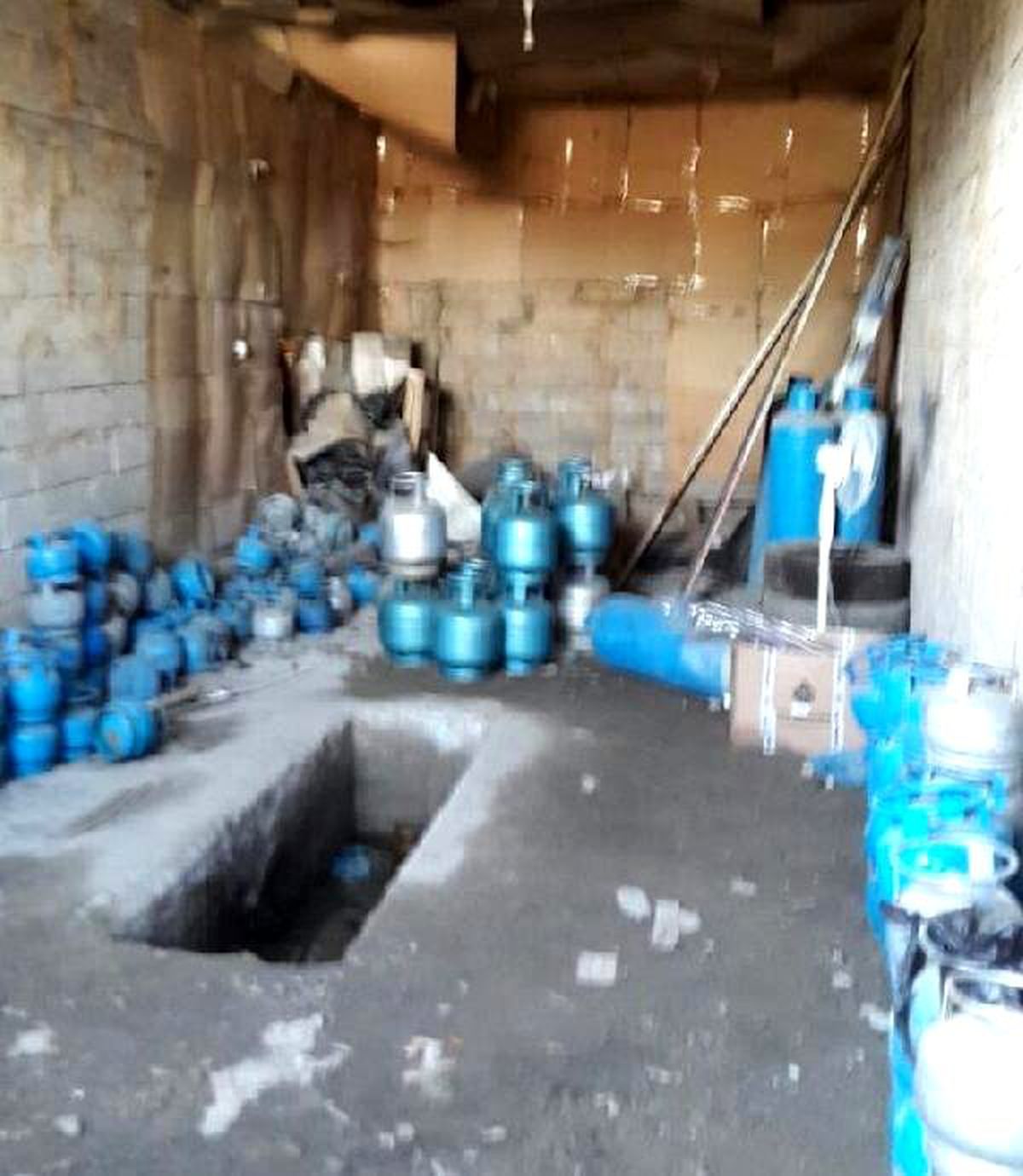 Nusaybin\'de PKK\'lılar Tarafından El Yapımı Patlayıcı Yapmak Amacıyla Kullanılan Boş Tüpler Ele...