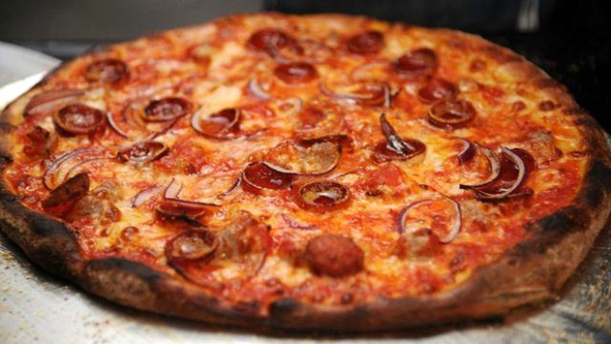 O Hatayı Bulunca Bedava Pizzayı Kaptı Ama Pişman Olup Parasını Ödedi