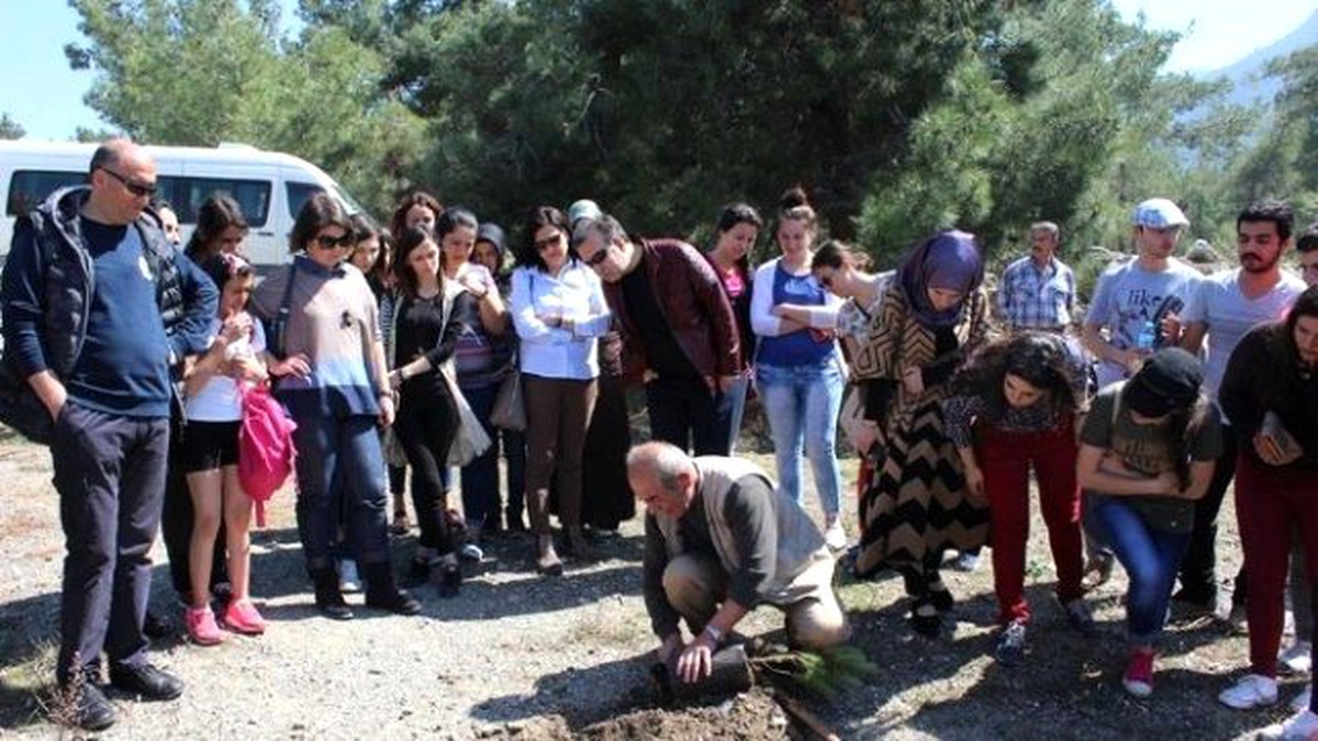 Paü Honaz Myo\'dan Ağaç Dikme Etkinliği