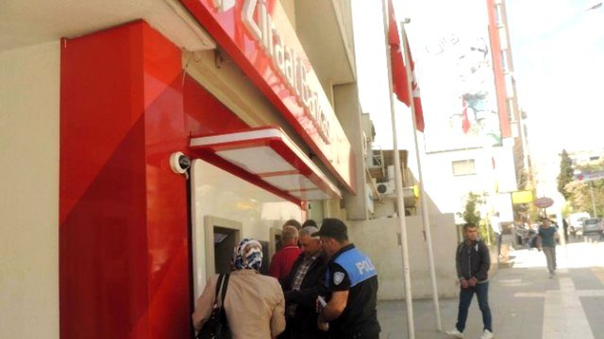 Polis, Bankamatik Dolandırıcılarına Karşı Vatandaşları Uyardı