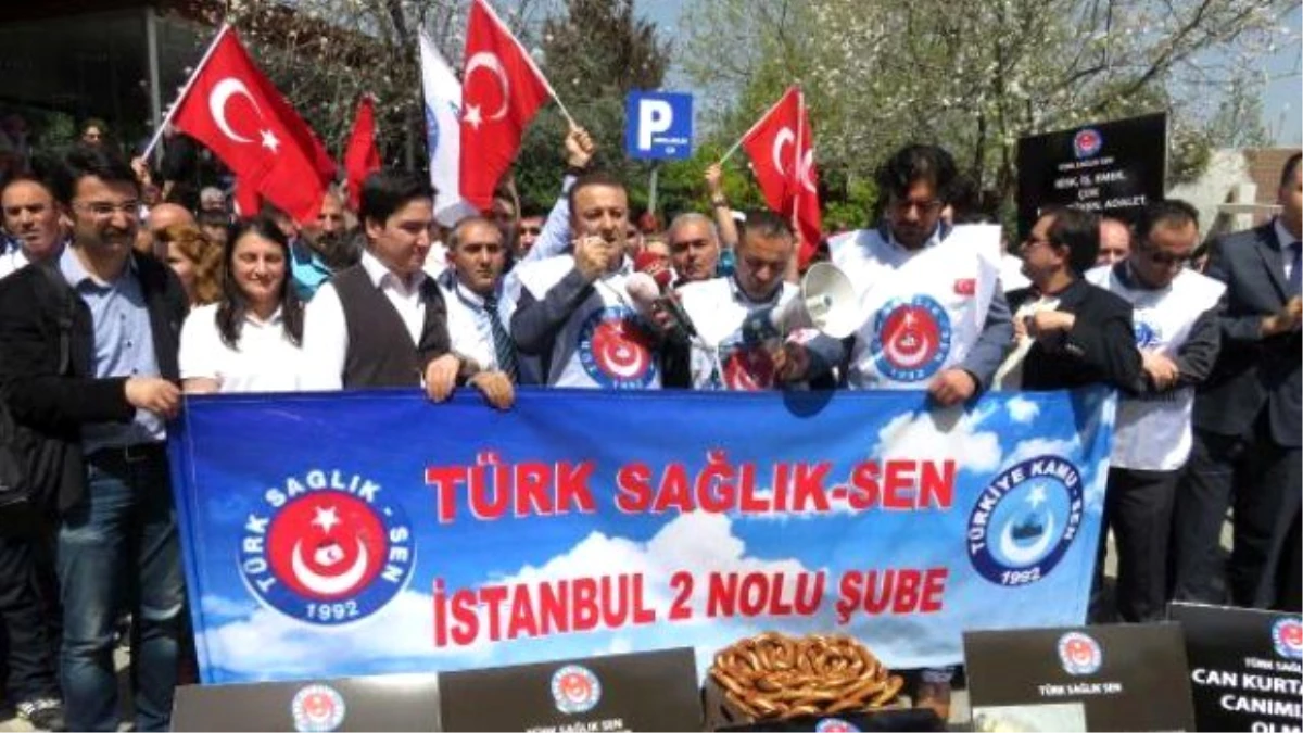 Sağlık Çalışanlarından Simit ve Ayran ile Protesto