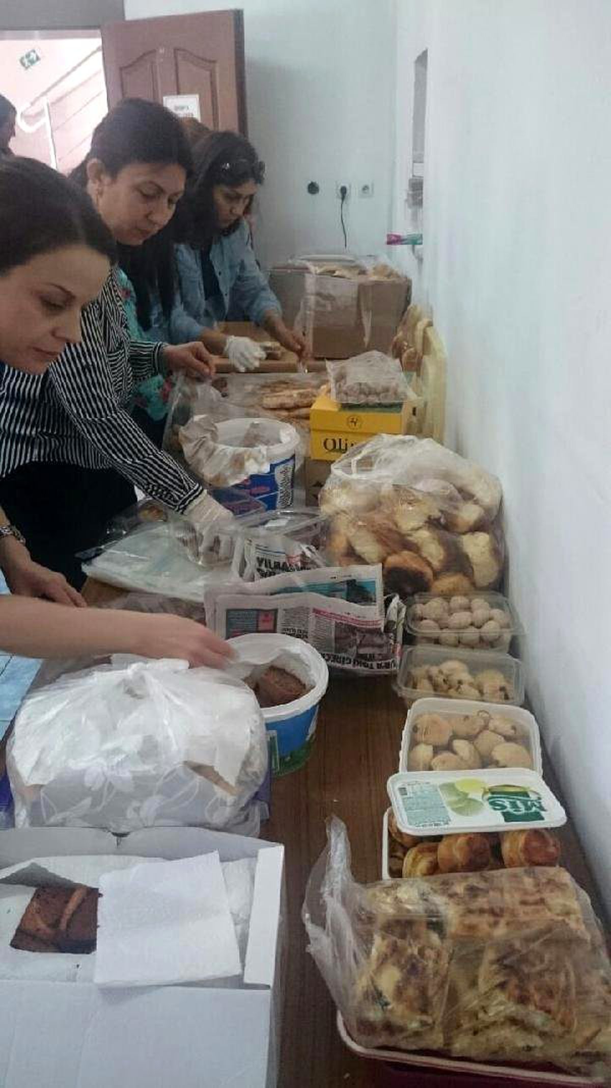 Şehit Eşlerinden Nusaybin\'e 30 Koli Ev Yemeği