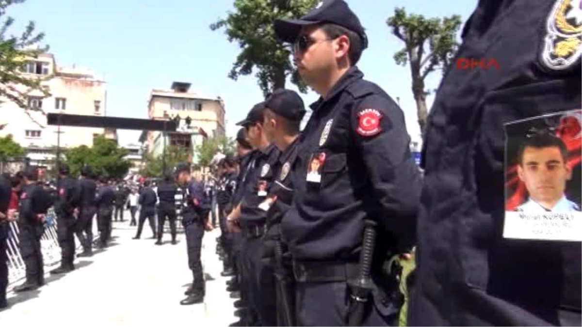 Tarsus Kaza Şehidi Polis Memuru Toprağa Verildi