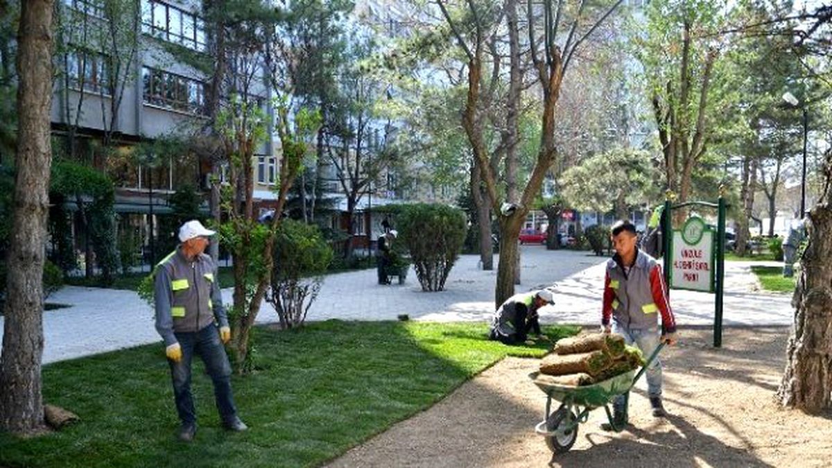 Tepebaşı\'nda Parklar Yenileniyor