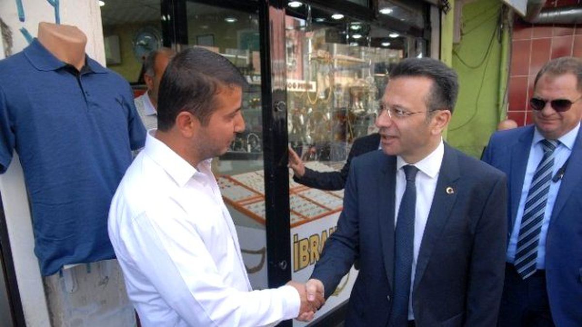 Vali Aksoy Bağlar\'da Esnaf Ziyaretinde Bulundu