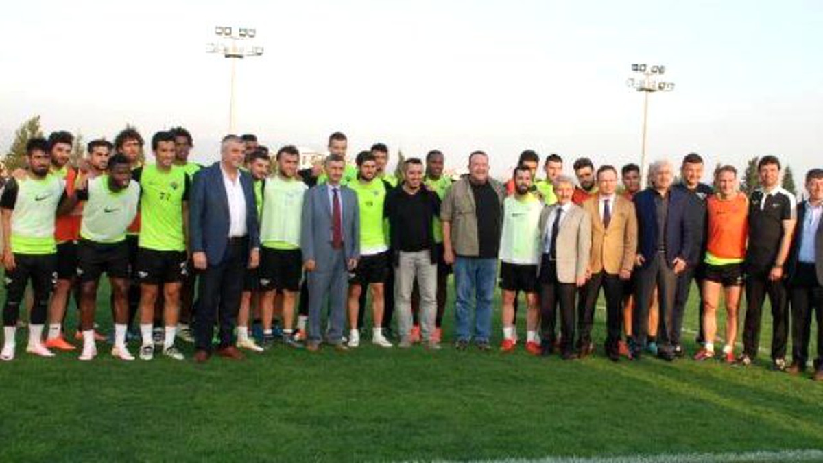 Vali Bektaş: Akhisar Belediyespor\'un Başarısı Tez Konusu Olmalı