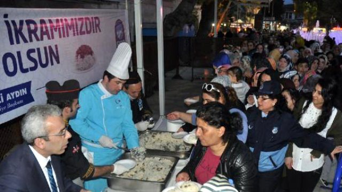 Vatandaşlar Regaip Kandili\'nde Camilere Akın Etti