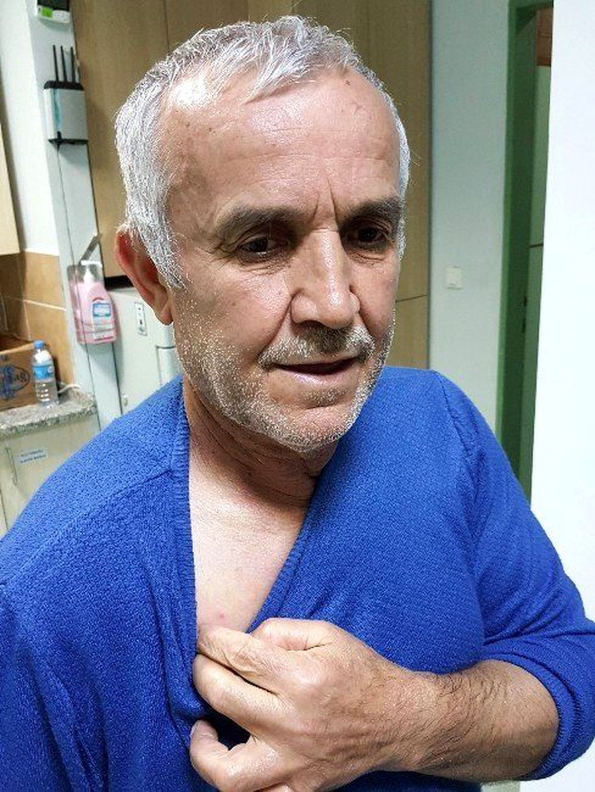 Vücuduna Tutunan Keneyi Çıkarıp Hastaneye Başvurdu