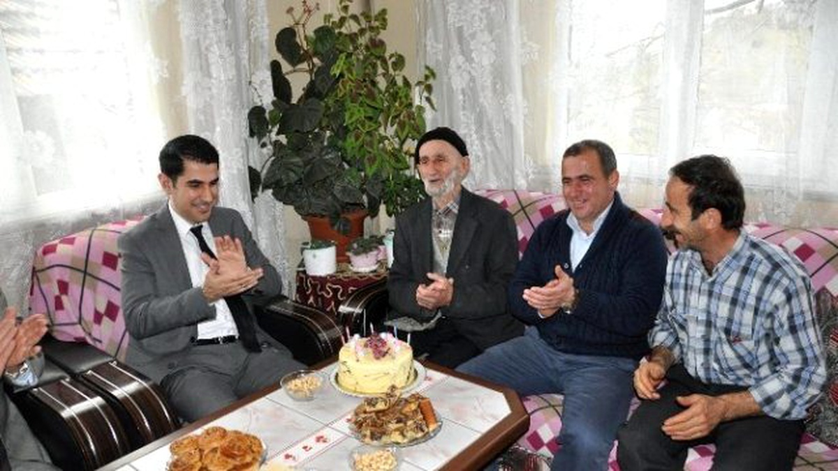 Yaşlıların Doğum Gününü Kaymakamlık Kutluyor