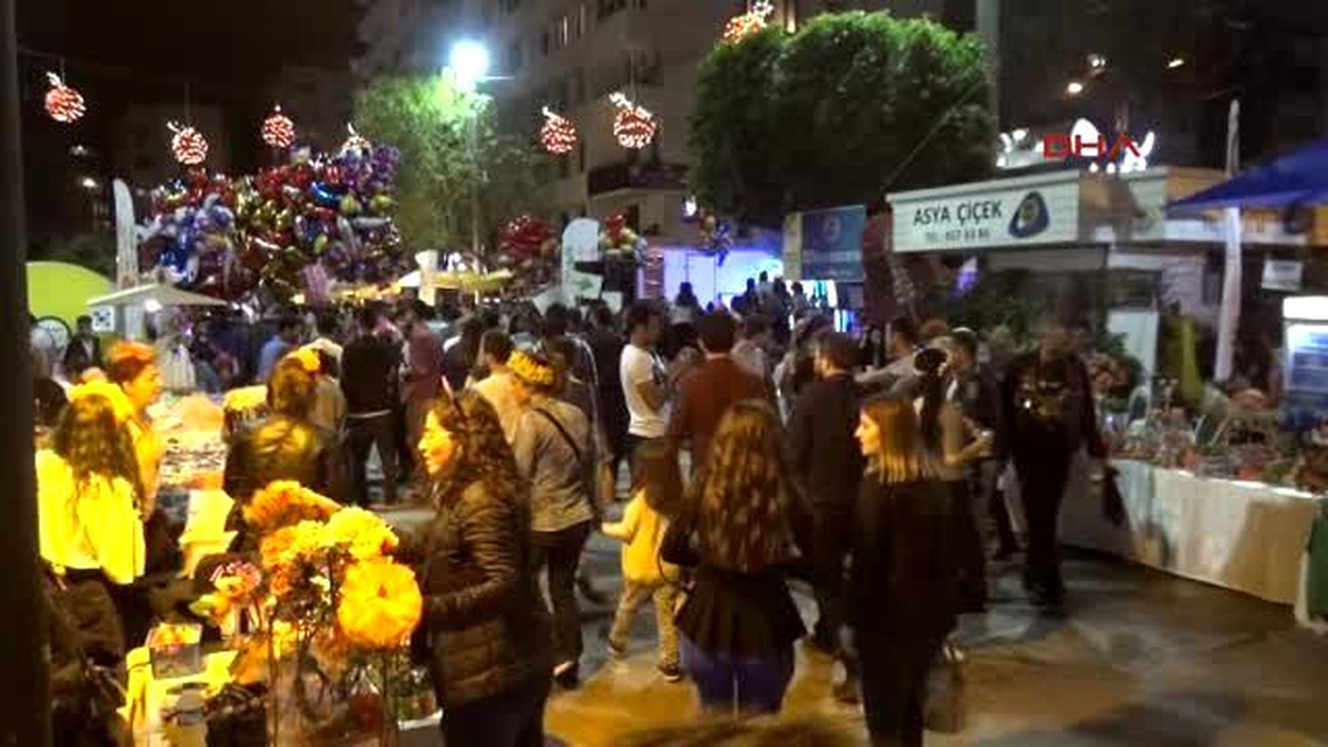 Adanalılar Karnaval Coşkusunu Gece Yarısına Kadar Yaşadı