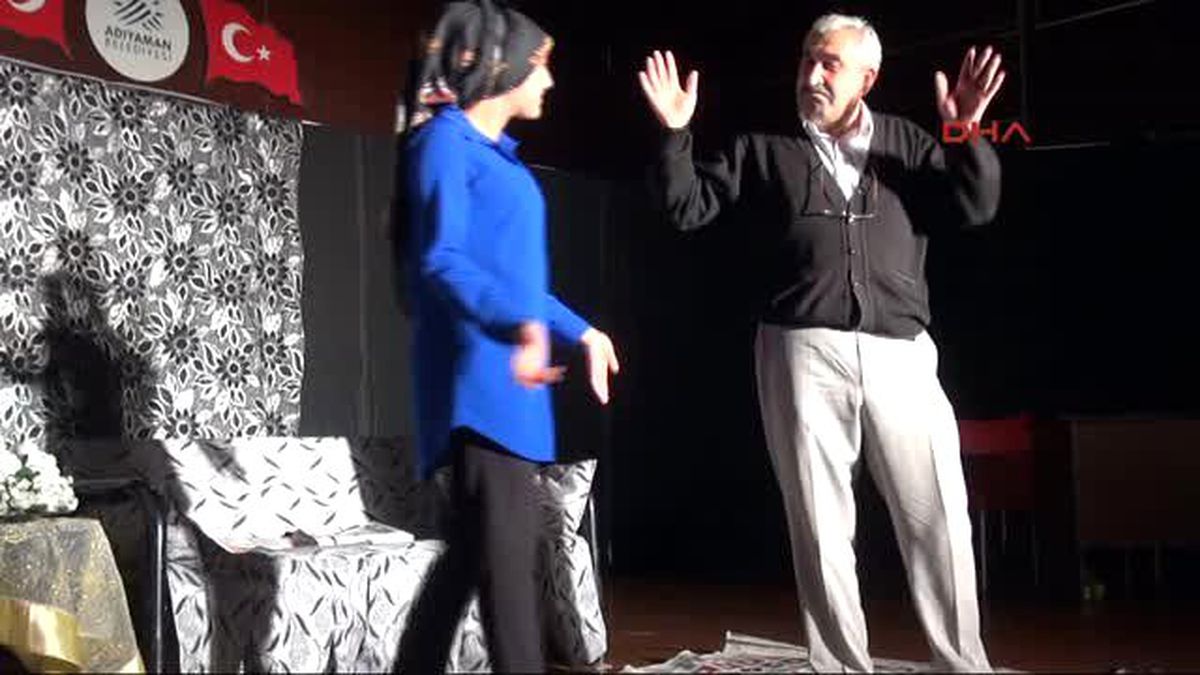 Adıyaman?da Polislerden Tiyatro Gösterisi