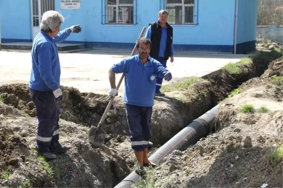 Akyazı\'da Altyapı Çalışmaları Hızlandırılıyor