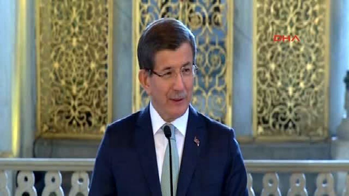 Başbakan Davutoğlu Ayasofya\'da "Aşk-I Nebi" Sergisinin Açılışına Katıldı