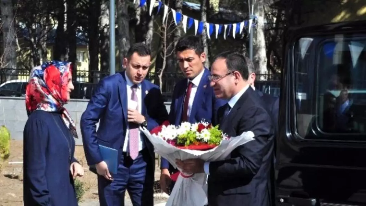 Bozdağ: "Hükümetimizin Yaptırdığı Binalar Sanatsal Değer Taşıyor"