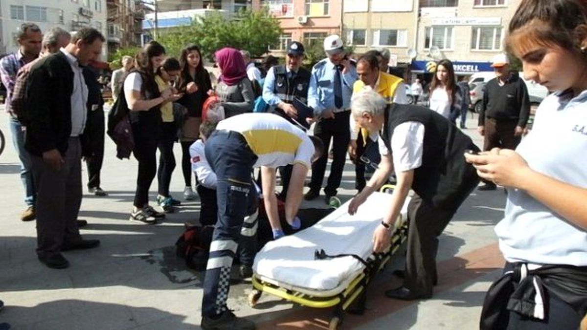 Burhaniye\'de Sıcaklar Bayılttı