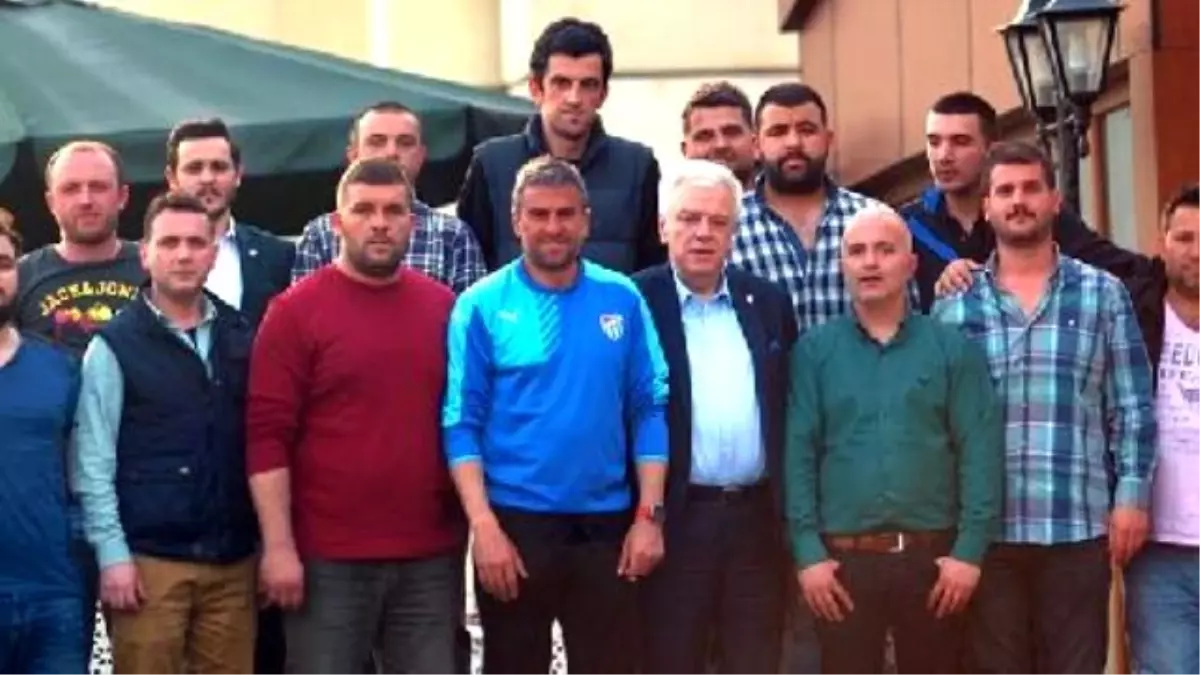Bursasporlu Taraftarlar Başkan Ali Ay\'la Bir Araya Geldi