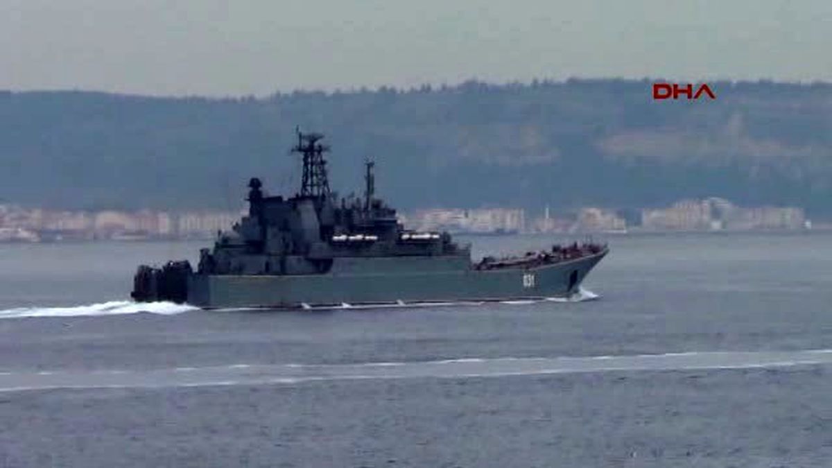 Çanakkale Rus Savaş Gemisi Karadeniz Yolunda