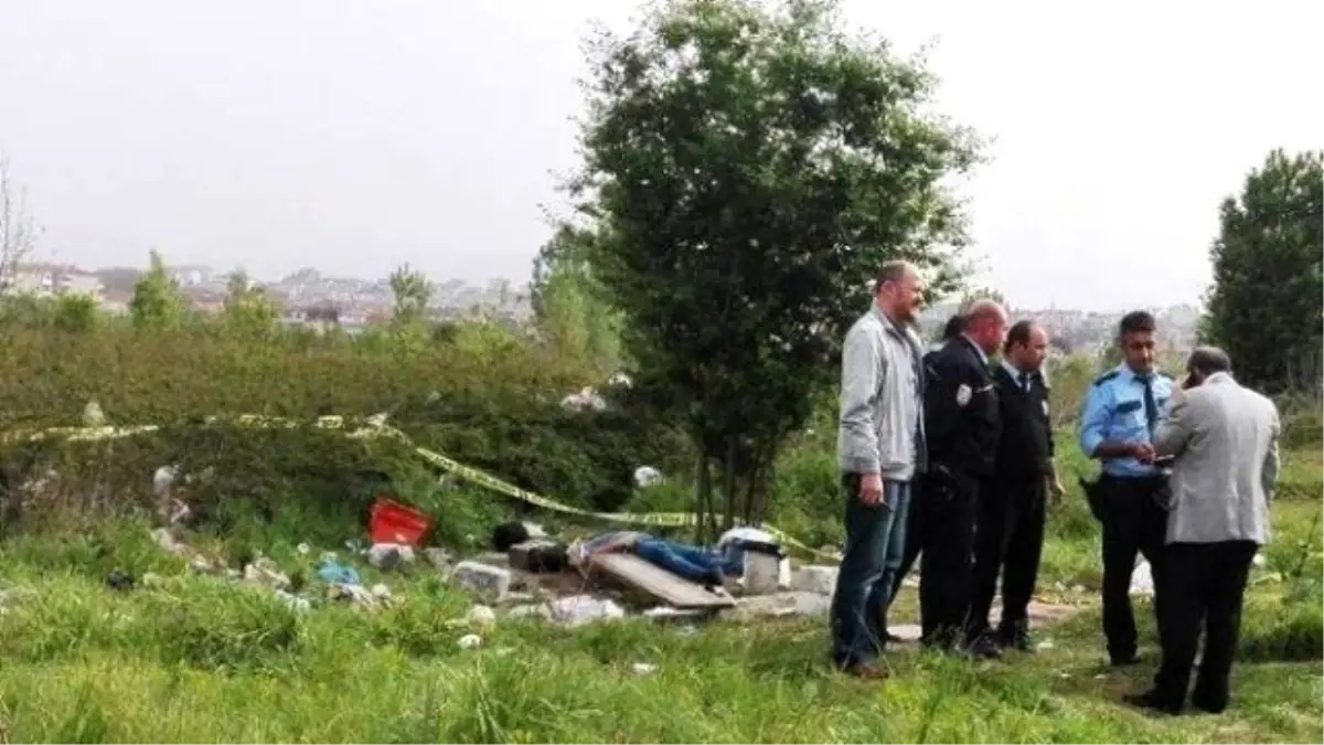 Cesedi Boş Arazide Bulundu
