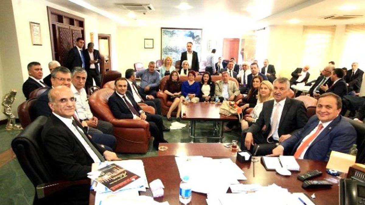 CHP Genel Başkan Yardımcılarından Başkan Karalar\'a Ziyaret