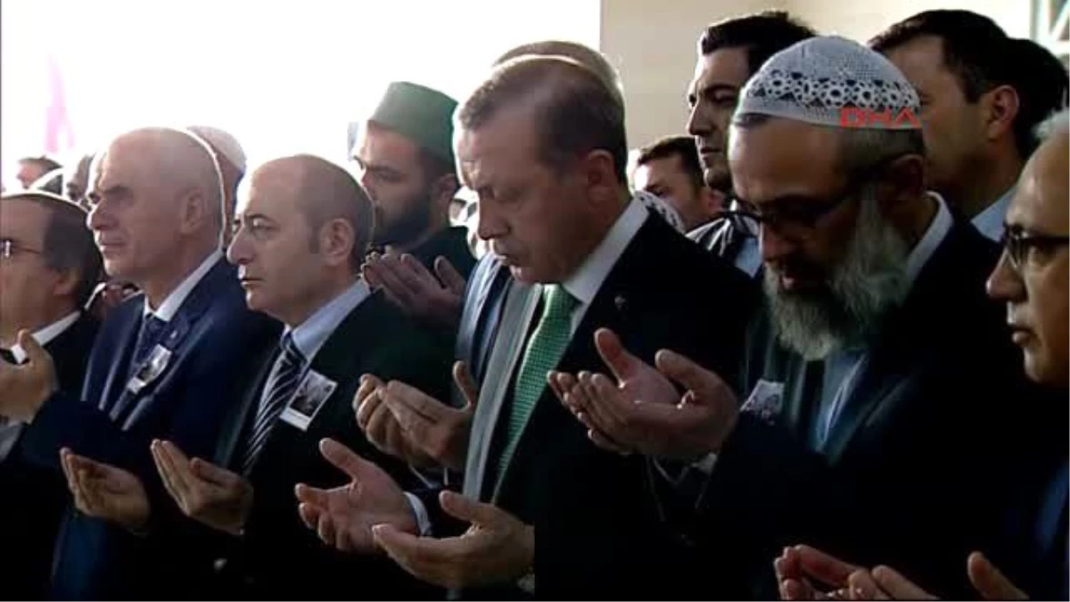Cumhurbaşkanı Erdoğan Şehit Binbaşı\'nın İstanbul\'daki Cenazesine Katıldı