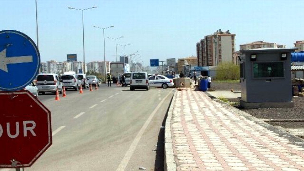 Diyarbakır\'da Uygulama Noktalarına Zırhlı Kulübe Yerleştiriliyor