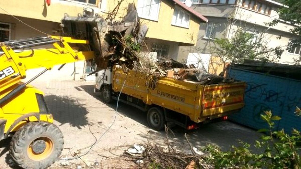 Döndü Teyze\'ye Maltepe Belediyesi\'nden Temizlik Desteği