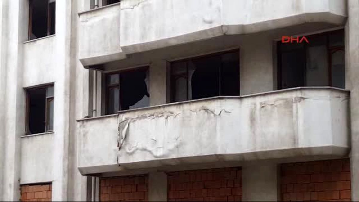 Düzce - Binada Mahsur Kalan Köpeği İtfaiye Kurtardı