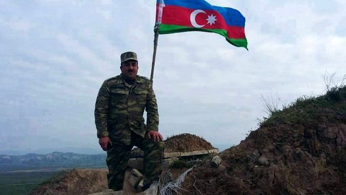 Ermenilerden Geri Alınan Tepeye Azerbaycan Bayrağı Dikildi