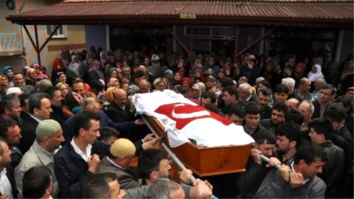 Göçük Altında Kalan İşçi Toprağa Verildi