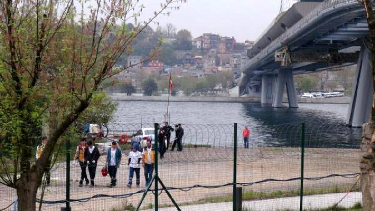 Haliç\'ten Ceset Çıktı