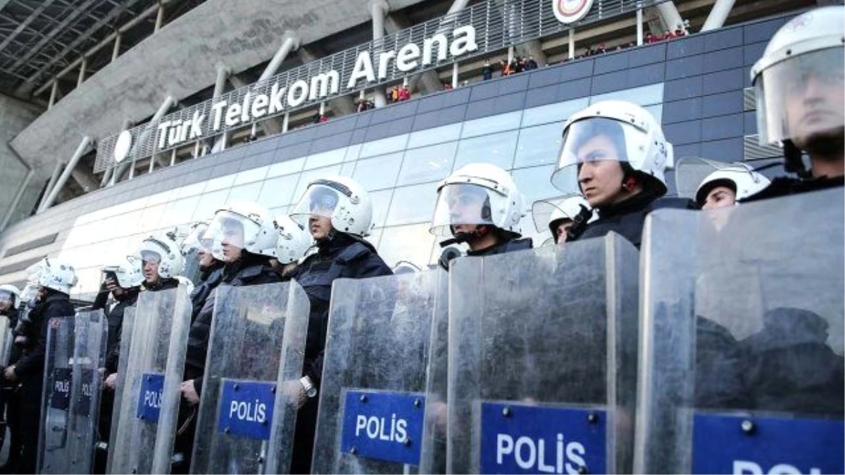 İstanbul\'da 3 Stadyumdaki Maç Günlerinde Bazı Yollar Trafiğe Kapatılacak