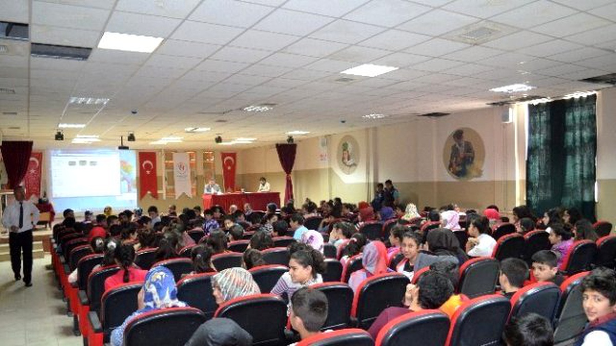 Kahta\'da, "Sporda Ahlak ve Kötü Alışkanlıklardan Korunma Yolları" Seminerleri Düzenleniyor