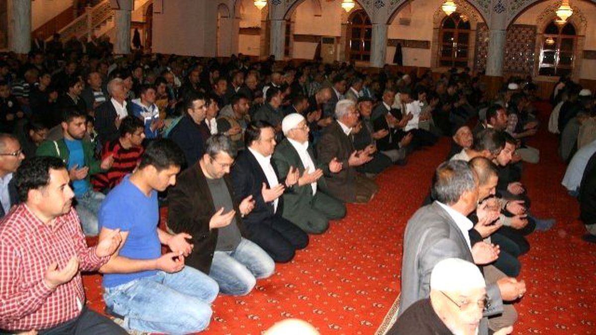 Kulu\'da Regaip Kandili İdrak Edildi
