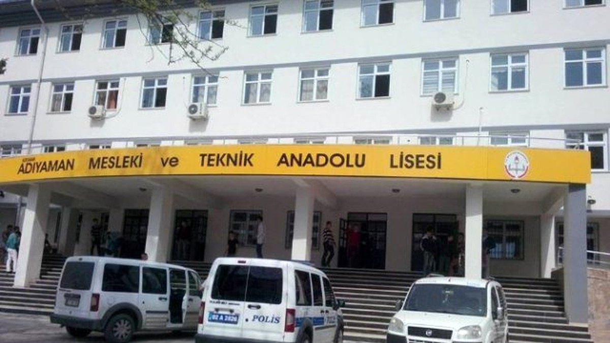 Lise Öğrencileri Arasında Kavga: 1 Yaralı