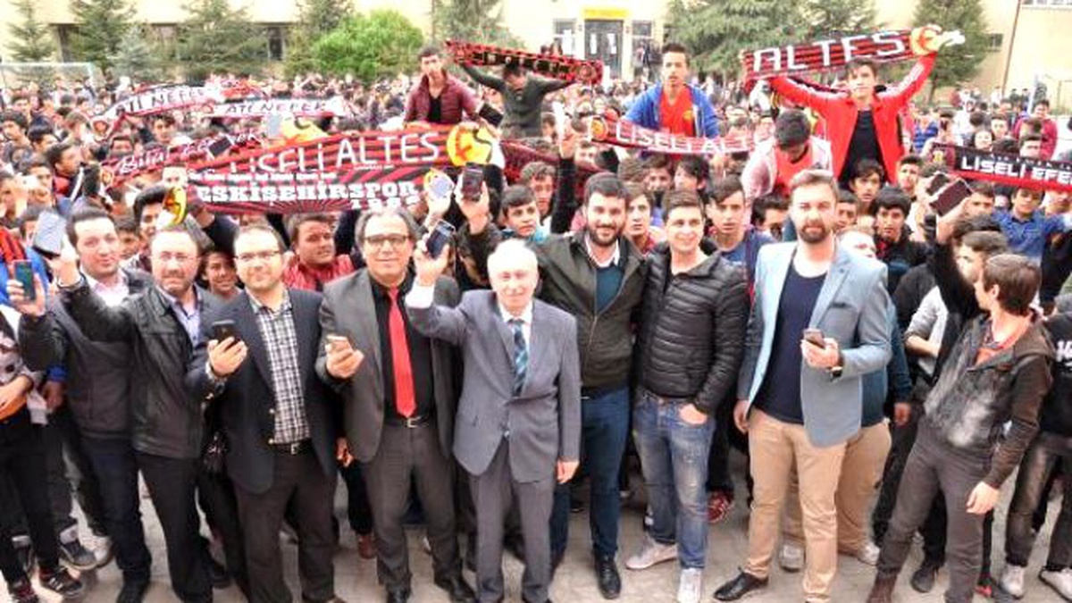 Lise Öğrencilerinden Eskişehirspor\'a Sms Desteği