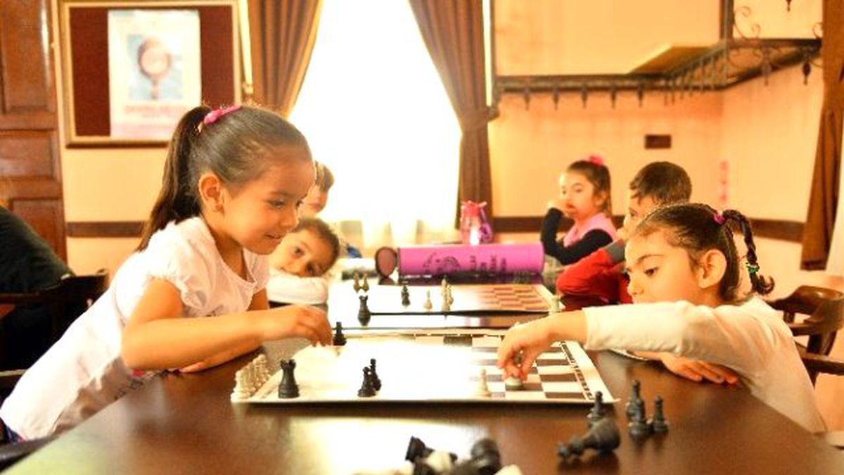 Muratpaşa Belediyesi\'nden Satranç Kursu