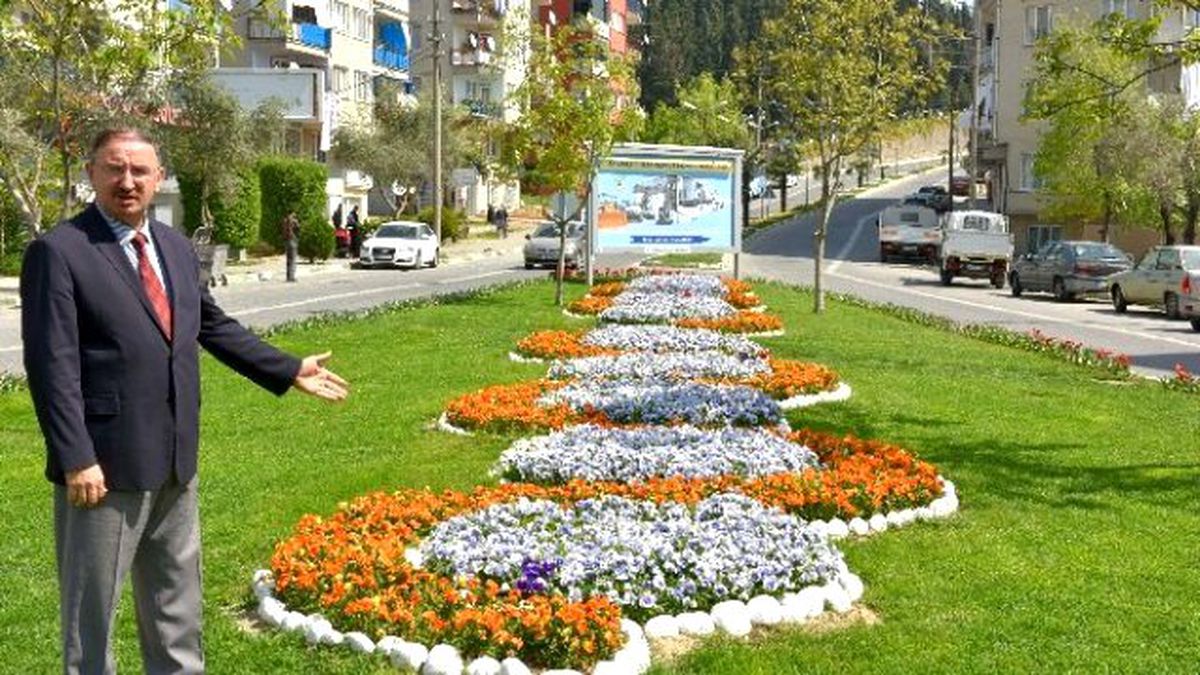 Mustafakemalpaşa Çiçek Açtı